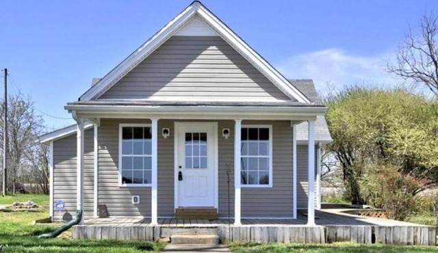 A Tennessee Tiny House: A Quiet Readaway Retreat for Rest & Reconnection