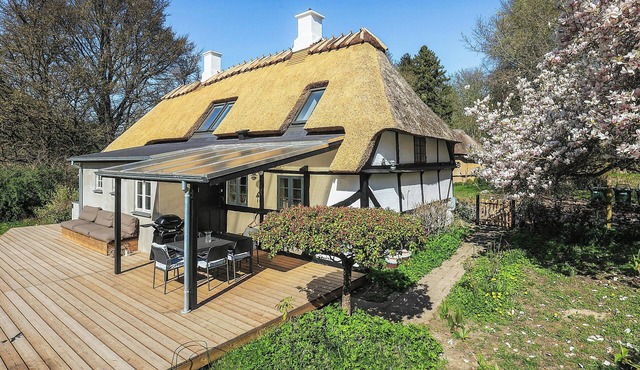 A thatched half-timbered house from 1785