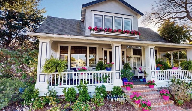 A Timeless Coronado Beach Cottage with Guesthouse