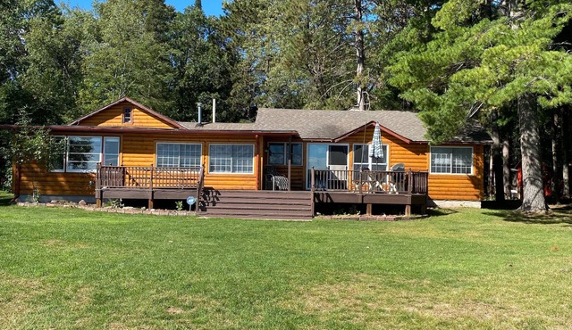 A Touch of northwoods on the lake, create your memories and feel at home.