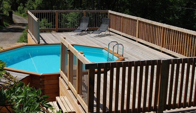 A traditional country house with a swimming pool near ALBI and NAJAC.