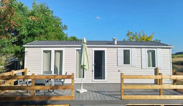 A tranquil retreat in the countryside of SW France. Ideal base for wine lovers.