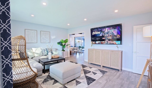 A Tranquit Retreat Near Disneyland and OC Gems