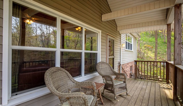 A Treetop Escape: All Nights $199! App Ski Mtn home with spacious decks!