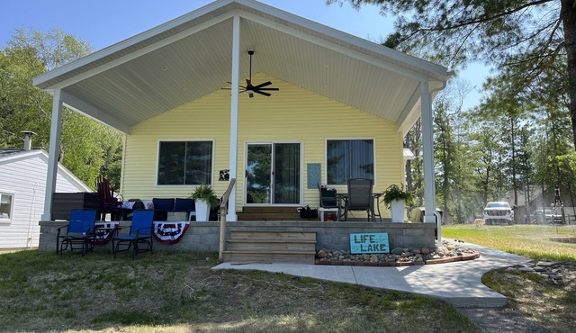 A true paradise lake house with beautiful sunsets year round direct trail access