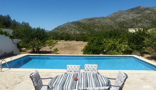 A truly spectacular finca-style villa, with a light spacious feel.