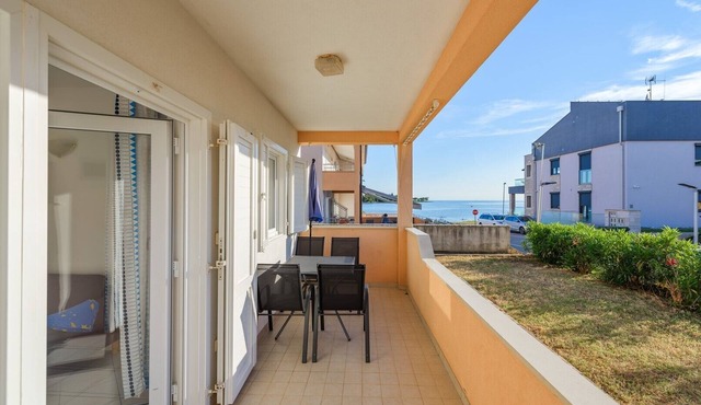 A two bedroom apartment only few steps away from the beach - Sofia/Lucrezia