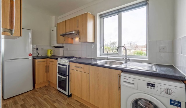 A Two Bedroom Flat in Cul de Sac