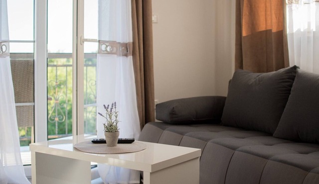 A two bedroom holiday apartment with swimming pool - Lavanda 2