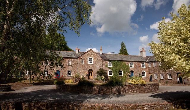 A unique 300 year old Grade 2 listed property sleeping a MAXIMUM 30 guests.
