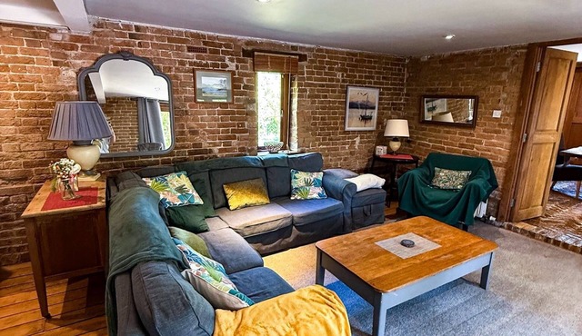 A unique 4 bed barn conversion set in beautiful rural location of North Somerset