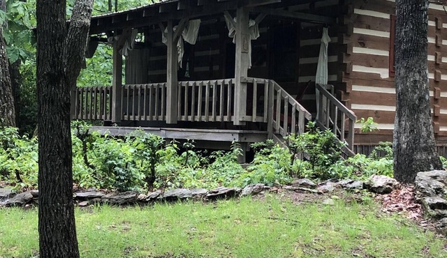 A Unique Bed and Breakfast.Log Cabins, with Hot Tubs and Breakfast Delivered Each Morning :)