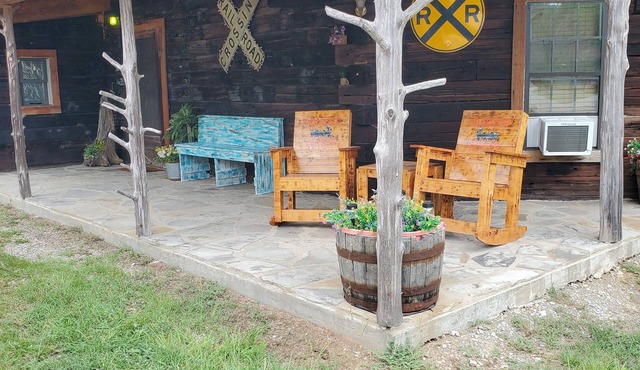 A unique cabin, comfortable with private hot tub!
