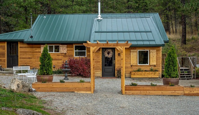 A unique couples retreat nestled at the base of Rathdrum Mountain. Outdoor Sauna