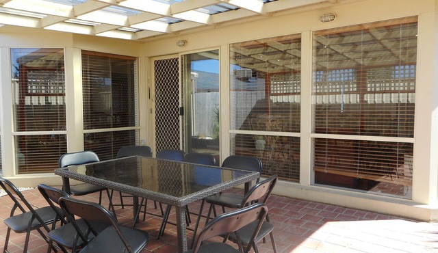 A Unique Holiday Home in between Avalon Airport and Melbourne CBD