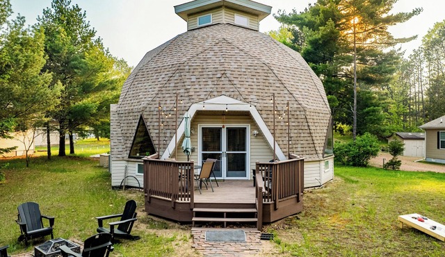A unique lakefront getaway on Lake Camelot near Sand Valley Resort