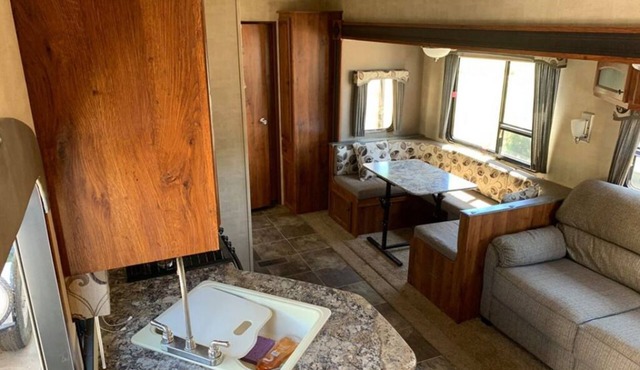 A Unique Pueblo Getaway in a Quirky Camper Retreat, Super Close to All Amenities
