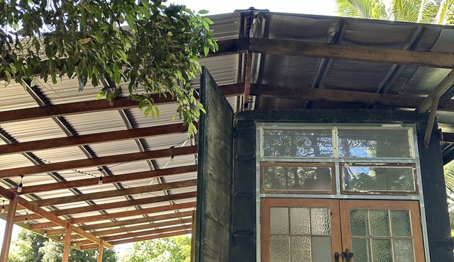 A unique stay in a freighter truck house surrounded by nature