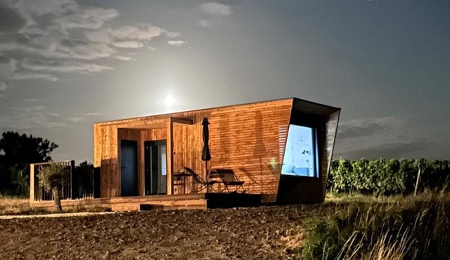 A unique & tranquil vineyard cabin nestled amongst the vines