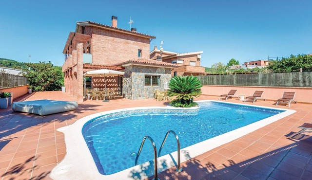 A vacation home in a class of its own for discerning guests.