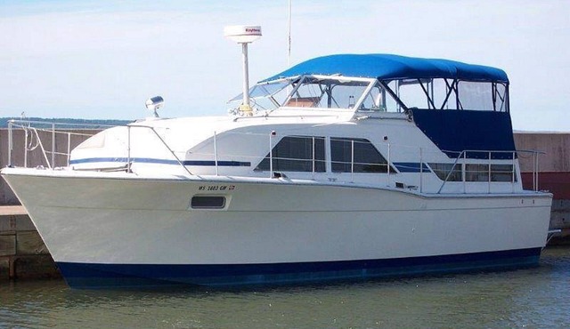 A vacation you won't forget, stay on a 35 foot boat!