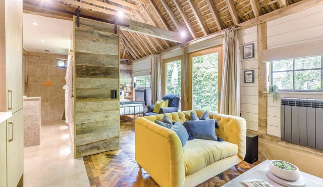 A very luxurious, one bedroom apartment in a stunning setting.