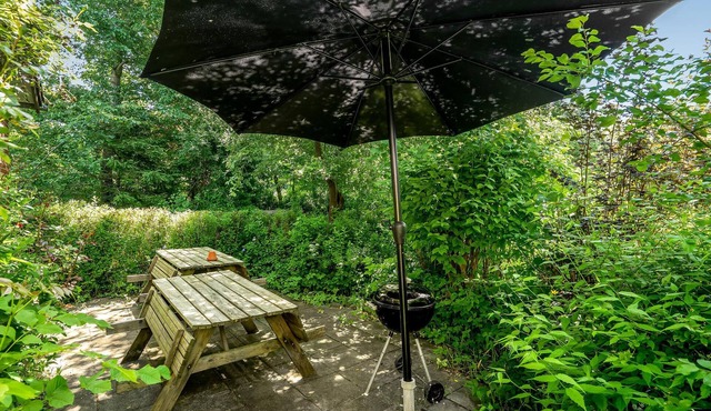 A very spacious vacation home on two floors with room for 11 guests in 5 bedrooms.