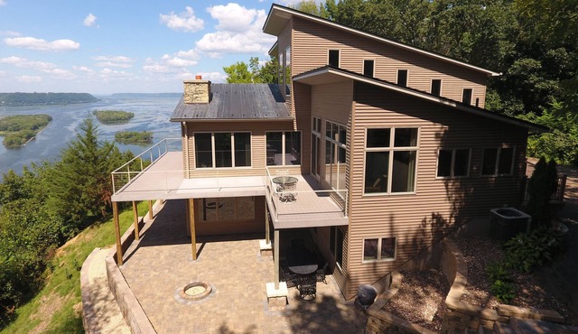 A View to a Thrill - Experience a beautiful view of the Upper Mississippi River