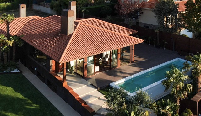 A VILLA THAT GIVES LIGHT