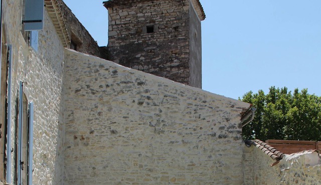 A village house between Cévennes and garrigues.