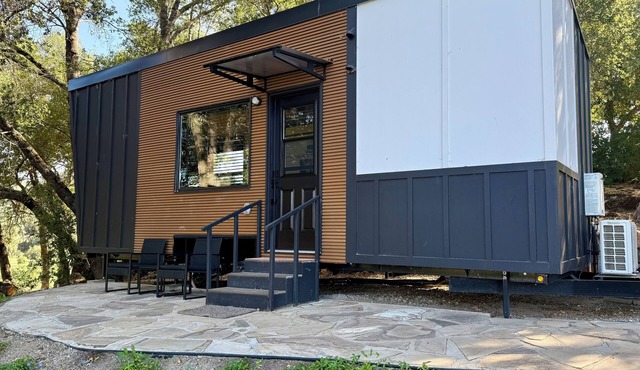 A Vineyard TinyHome Escape
