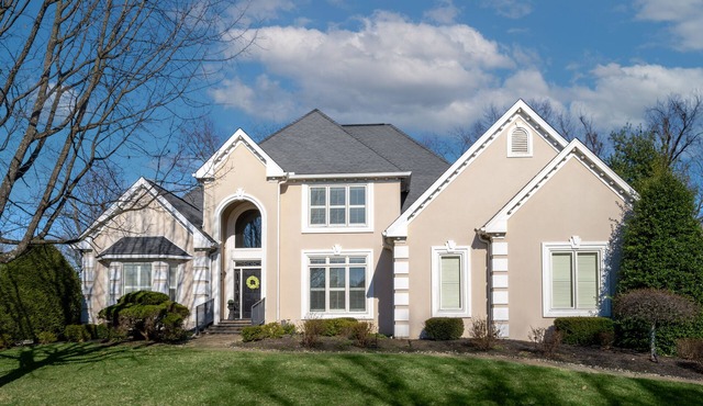 A warm and inviting home located in one of Louisville’s sought-after areas. n