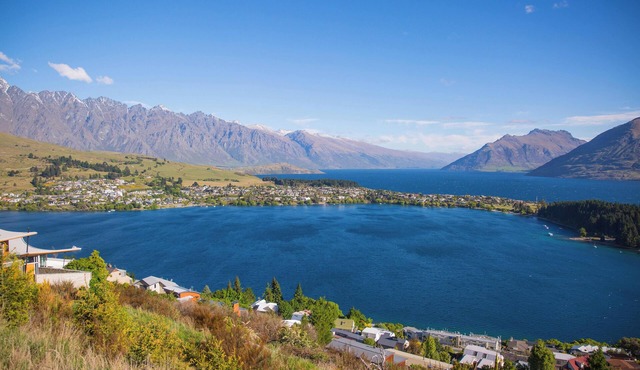A warm, welcoming lobby with plush seating is just a taste of the service