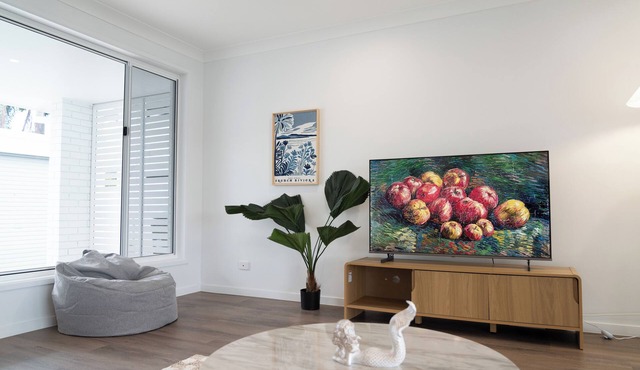 A Waterfront Daydream in the Heart of Broadbeach - 4 Bedroom