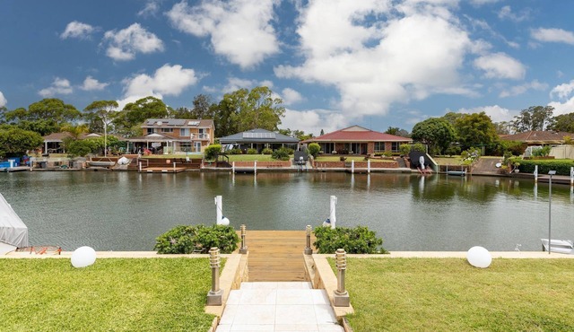 A Waterfront Haven, Absolute waterfront with private jetty and WiFi