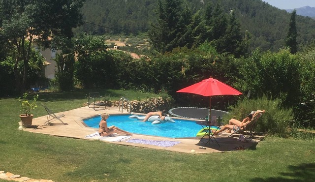 A weekend, a week, a month, between Aix en Provence, Marseille and Cassis.