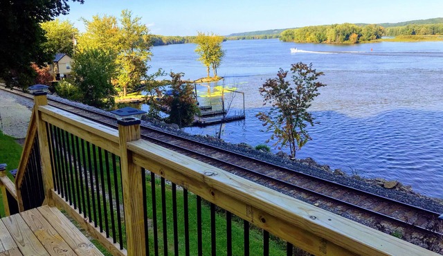 A Winter Get Away with Amazing Views of the Mississippi!