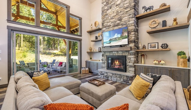 A Winter Stay That Feels Unrushed | 1PM Check In/Out