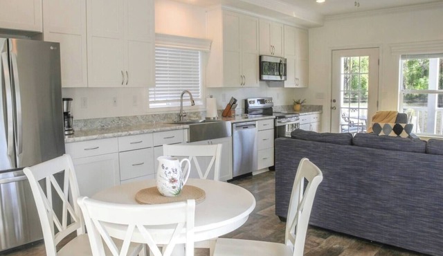 A wonderful 2 bedroom/2 bath rental (1,000 sq