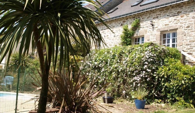 A wonderful cottage full of character with private heated swimming pool and gym