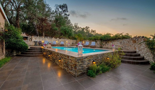 A wonderful private villa with artistic decoration and large ecological pool.