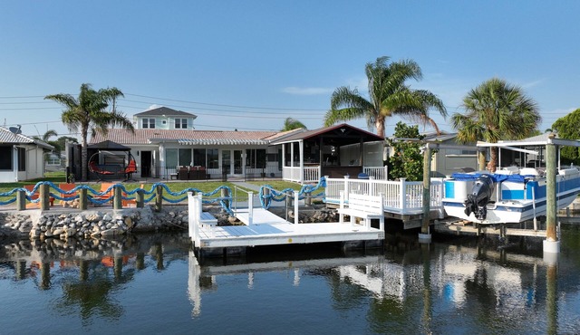 A wonderful space to relax and unwind. Perfect for family or intimate occasion.