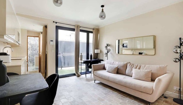 A Wonderfull 1-BR/2BA Duplex in Montmartre
