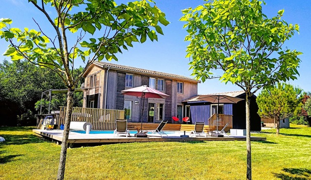 A wooden house, a blend of authenticity and refinement