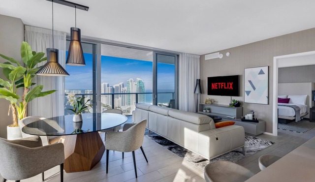 A World of Beauty: The Breathtaking View Stylish Apartment