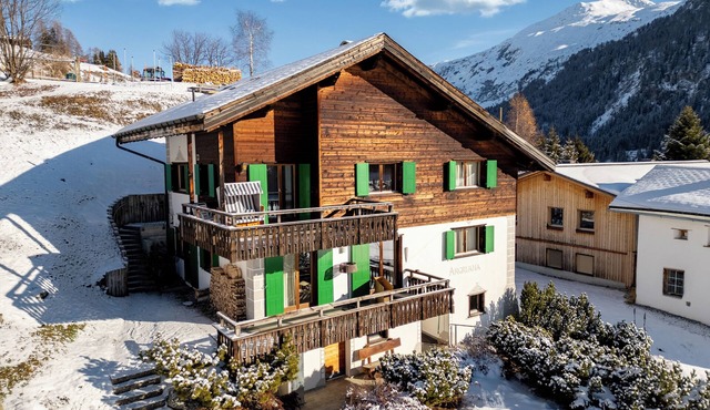 A&Y luxury chalet with sauna & whirlpool, ideal for families & nature lovers in Davos
