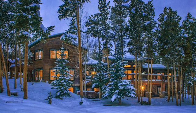 A Year after Year Favorite! Ski In&Out. Great Layout/Views/HotTub/Billiards/Epic