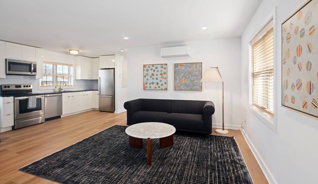 A1 @ Auberge - Charming 1-bedroom apartment with WiFi, AC in delightful Ardmore