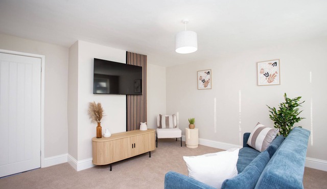 A1 Connection | Free Wifi | Parking | Vacant Nests