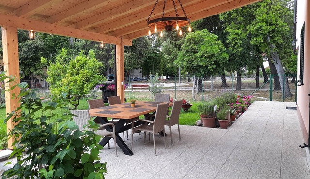 A1 - spacious apartment just 40m from the beach